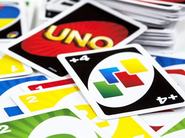 Uno Jogo de Cartas - Image 3